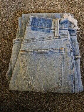 Abercrombie & Fitch Straight Leg, Destressed Ladies Jeans